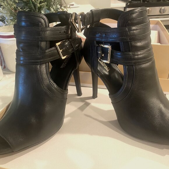 Michael Kors Blaze Open Toe Bootie Black Leather Sz 9.5 - Picture 1 of 6